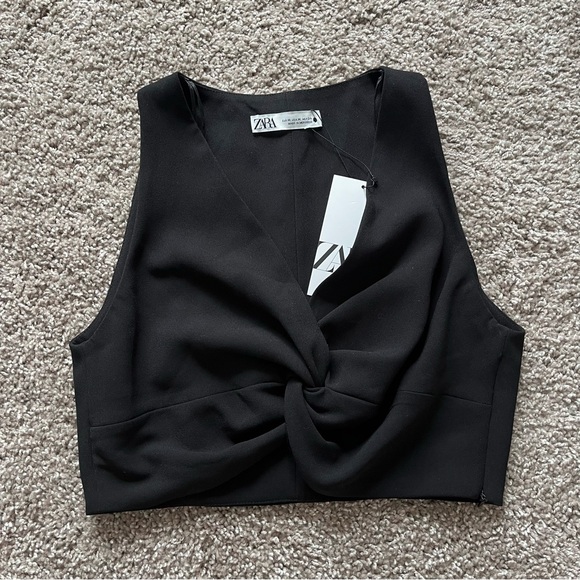 Zara Tops - NWT Women's Zara Front Twist Cropped Tank Top in Black size Medium